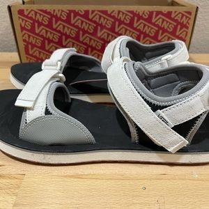 Vans Tri-Lock Suede White Black Sandals Women's Size 11 NEW VN0A4U23A3M